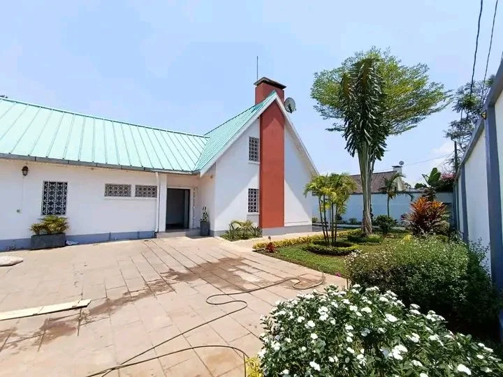 Belle Villa F5 a vendre -Analamahitsy Farango